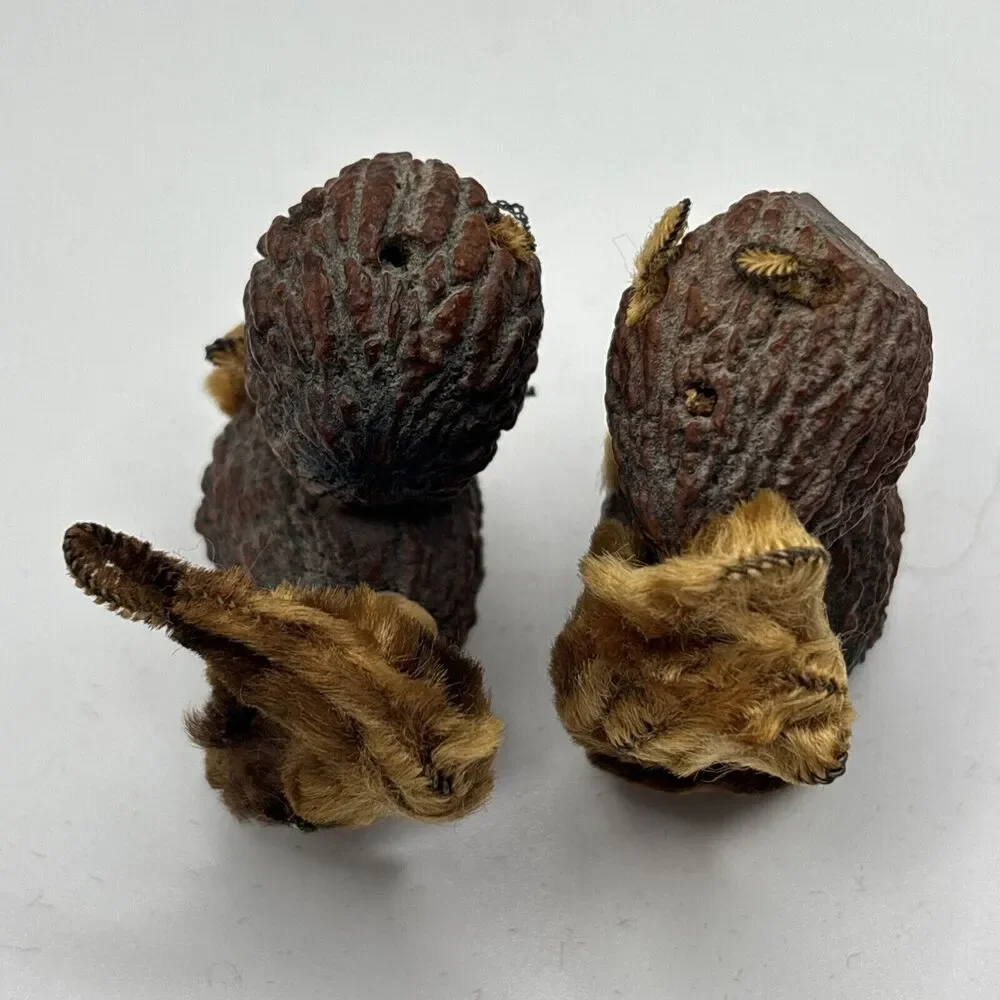 VINTAGE ANTIQUE SALT AND PEPPER SHAKERS SQUIRRELS MADE FROM WALNUTS RARE